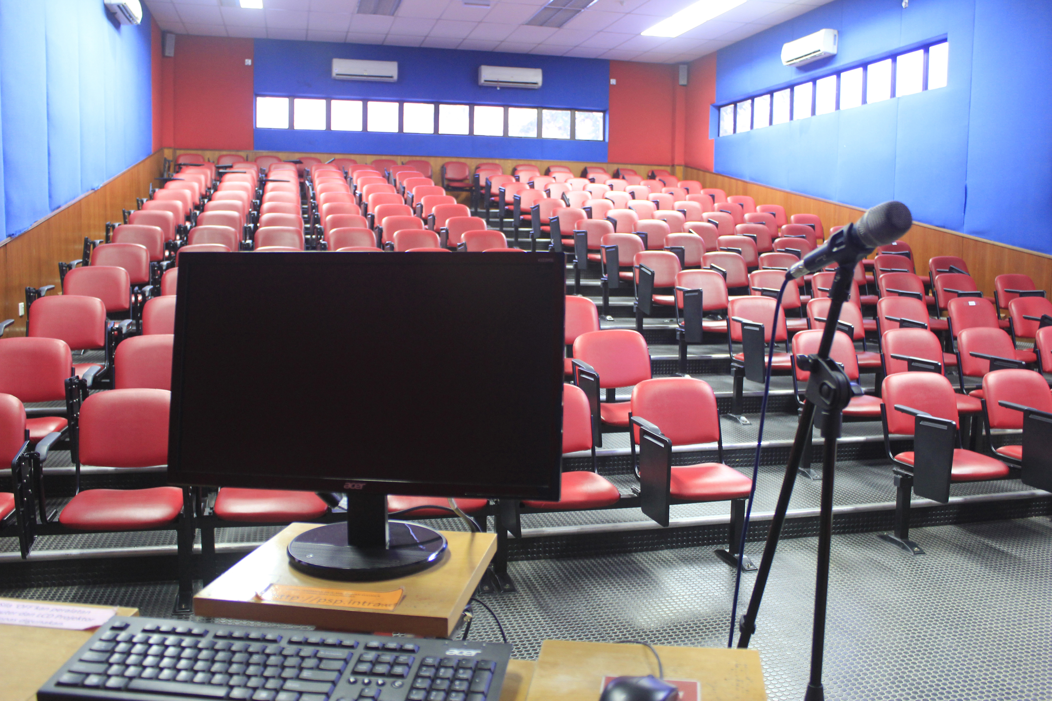 Bilik Kuliah & Lecturer Theater