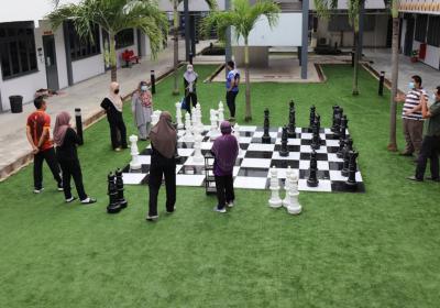 Giantchess1
